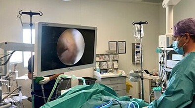 Een gescheurde meniscus? Dit is waarom de zomer een goed moment is voor operatie en herstel