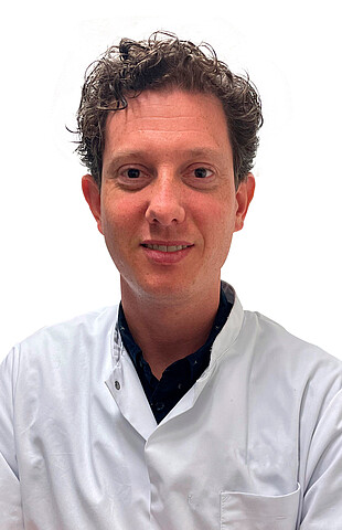 Dr. Raymond van Adrichem